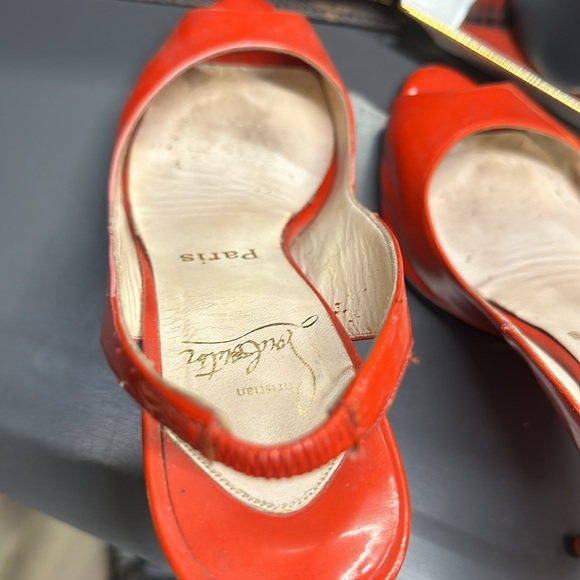 Sexy red Louboutins! Well kept bottoms - Picture 3 of 7